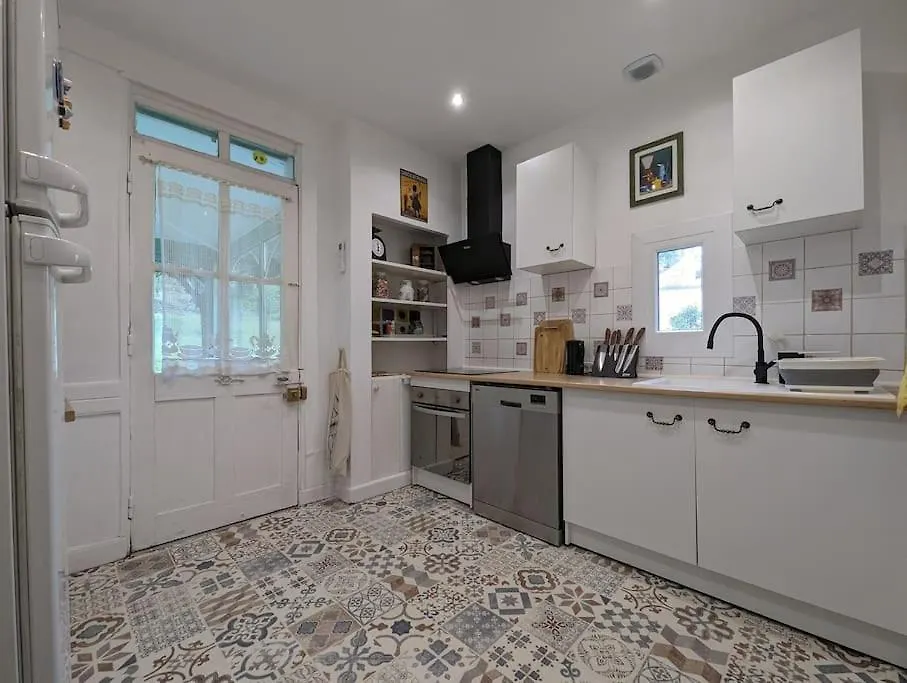 Maison Des Annees 30 - Vic-Sur-Cere - 14 Personnes