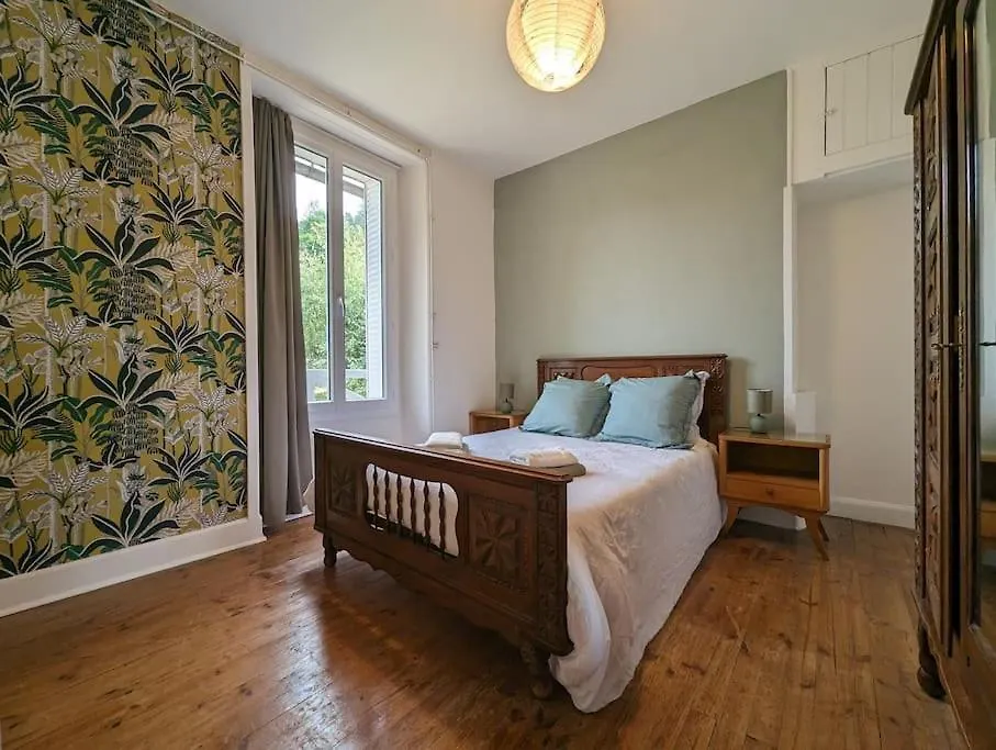 Holiday home Maison Des Annees 30 - Vic-Sur-Cere - 14 Personnes France