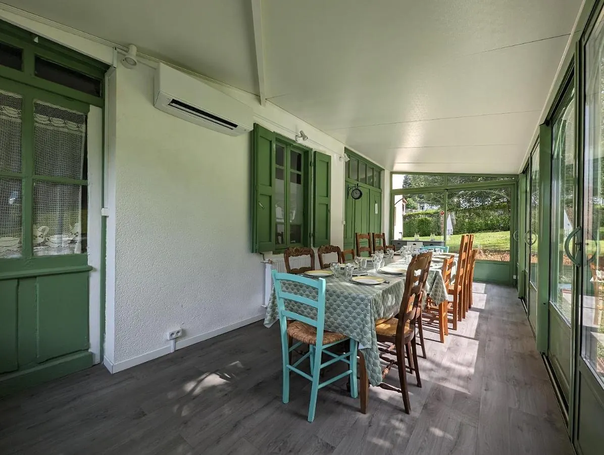 Holiday home Maison Des Annees 30 - Vic-Sur-Cere - 14 Personnes